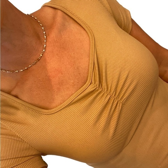 GET IT FREE!! Set of Two Brown crop tops Size XS - Picture 2 of 7